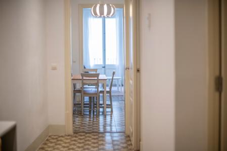 Alquiler mensual amplio piso en la Ciutat vella