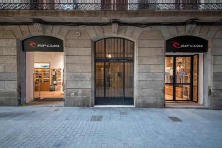 Alquiler mensual amplio piso en la Ciutat vella