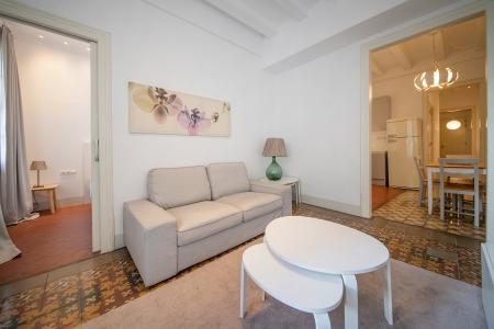 Alquiler mensual amplio piso en la Ciutat vella