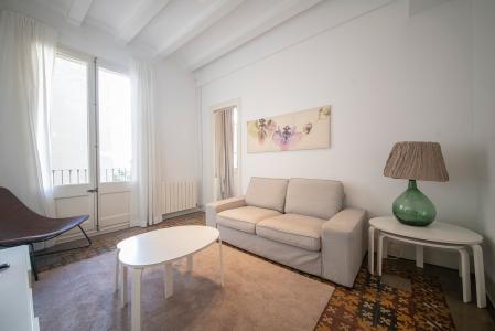 Alquiler mensual amplio piso en la Ciutat vella