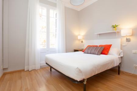 Alquiler piso 2 hab. y balcón en c/ Vallespir con Novell