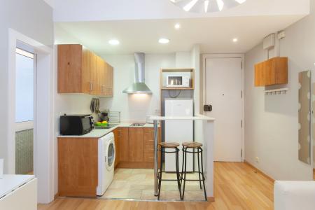 Alquiler piso 2 hab. y balcón en c/ Vallespir con Novell