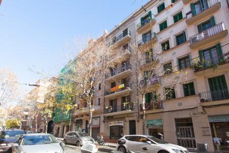 Alquiler piso 2 hab. y balcón en c/ Vallespir con Novell