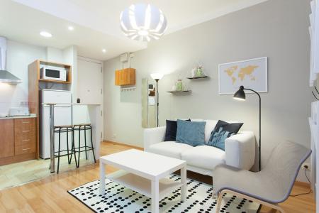 Alquiler piso 2 hab. y balcón en c/ Vallespir con Novell