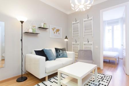 Alquiler piso 2 hab. y balcón en c/ Vallespir con Novell