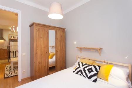 Alquiler piso 2 hab. y balcón en c/ Vallespir con Novell