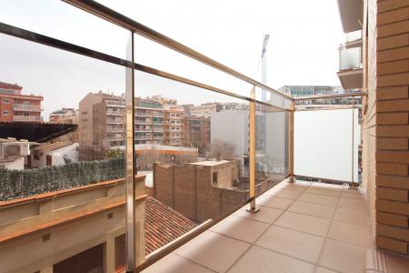 Bright two bedroom flat to rent in Sants-Montjuïc