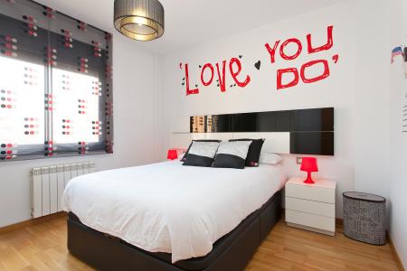 Bright two bedroom flat to rent in Sants-Montjuïc