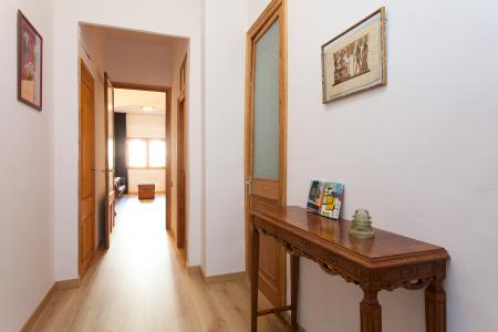 Magnificent three bedroom flat to rent in Gracia