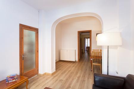 Magnificent three bedroom flat to rent in Gracia