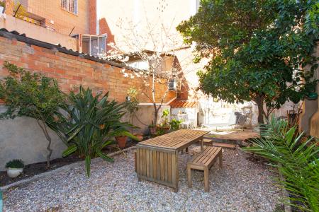 Magnificent three bedroom flat to rent in Gracia
