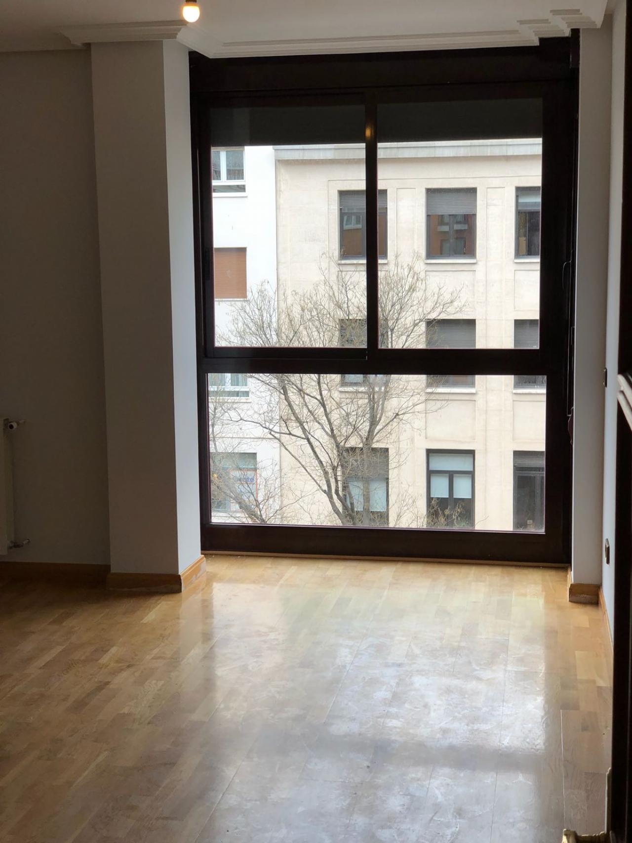 Piso exterior reformado de alquiler en C/ Conde de Peñalver en Lista-Goya