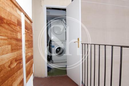 Hermoso piso con balcón en pleno centro