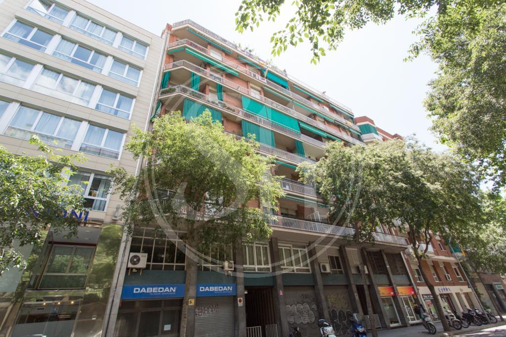 Commercial à vendre à Barcelona Consell De Cent - Sicilia