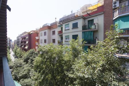 Appartement te huur in Barcelona Guitard - Caballero (parking Optional)