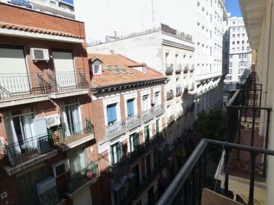Apartamento cálido de alquiler en c/ Chinchilla cerca de la Gran Vía 
