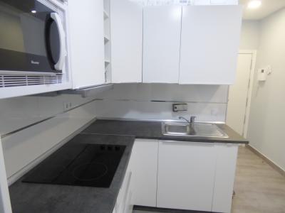 Apartamento cálido de alquiler en c/ Chinchilla cerca de la Gran Vía 