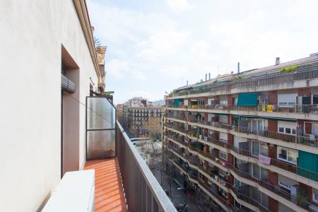 Appartement te huur in Barcelona Casanova - Diputació (special Conditions)