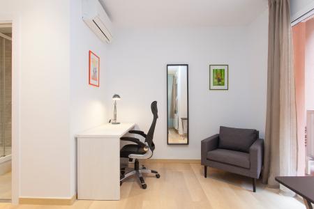 Amplio piso en alquiler en Carrer de la Legalitat