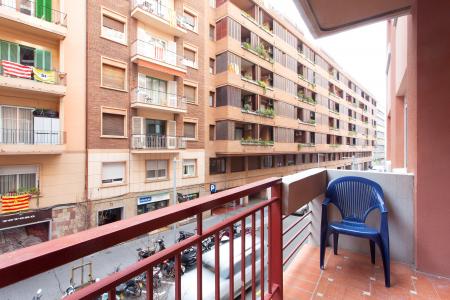 Amplio piso en alquiler en Carrer de la Legalitat