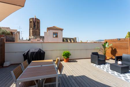 Piso con una gran terraza en El Gòtic