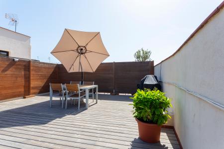 Piso con una gran terraza en El Gòtic