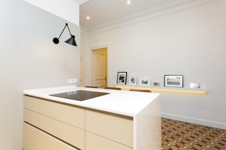 Appartement te huur in Barcelona Balmes - Consejo De Ciento