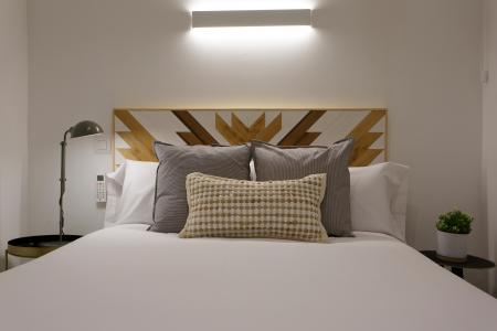 Inmueble de 111m² con 2 Habitaciones Dobles y Balcón en Ciutat Vella