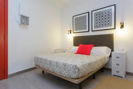 Piso con habitación doble en Gràcia