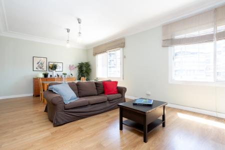 Appartement te huur in Barcelona Av. Roma - Casanova