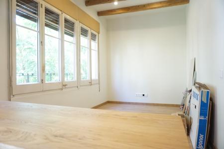 Apartment for Rent in Barcelona Passatge De Les Cinc Torres - Deu I Mata