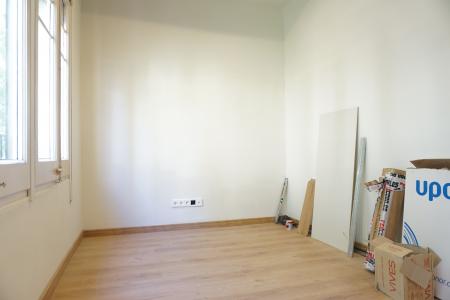 Apartment for Rent in Barcelona Passatge De Les Cinc Torres - Deu I Mata