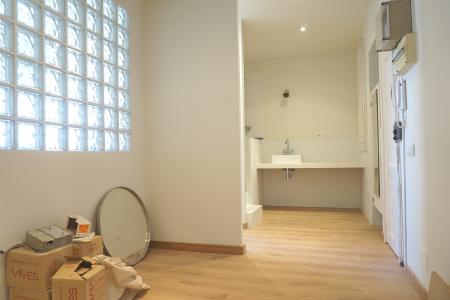 Appartamento in Affitto a Barcelona Passatge De Les Cinc Torres - Deu I Mata