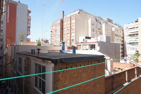 Appartamento in Affitto a Barcelona Passatge De Les Cinc Torres - Deu I Mata