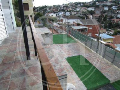 Unifamiliar aislada te koop in Santa Coloma de Cervelló Apel·les Mestres -joaquim Ruira (urbanització)