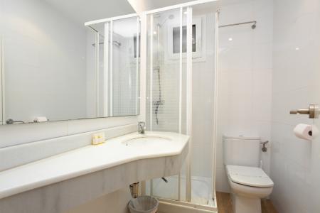 Appartement te huur in Barcelona Llança - Av. Roma (til December 17th Only)