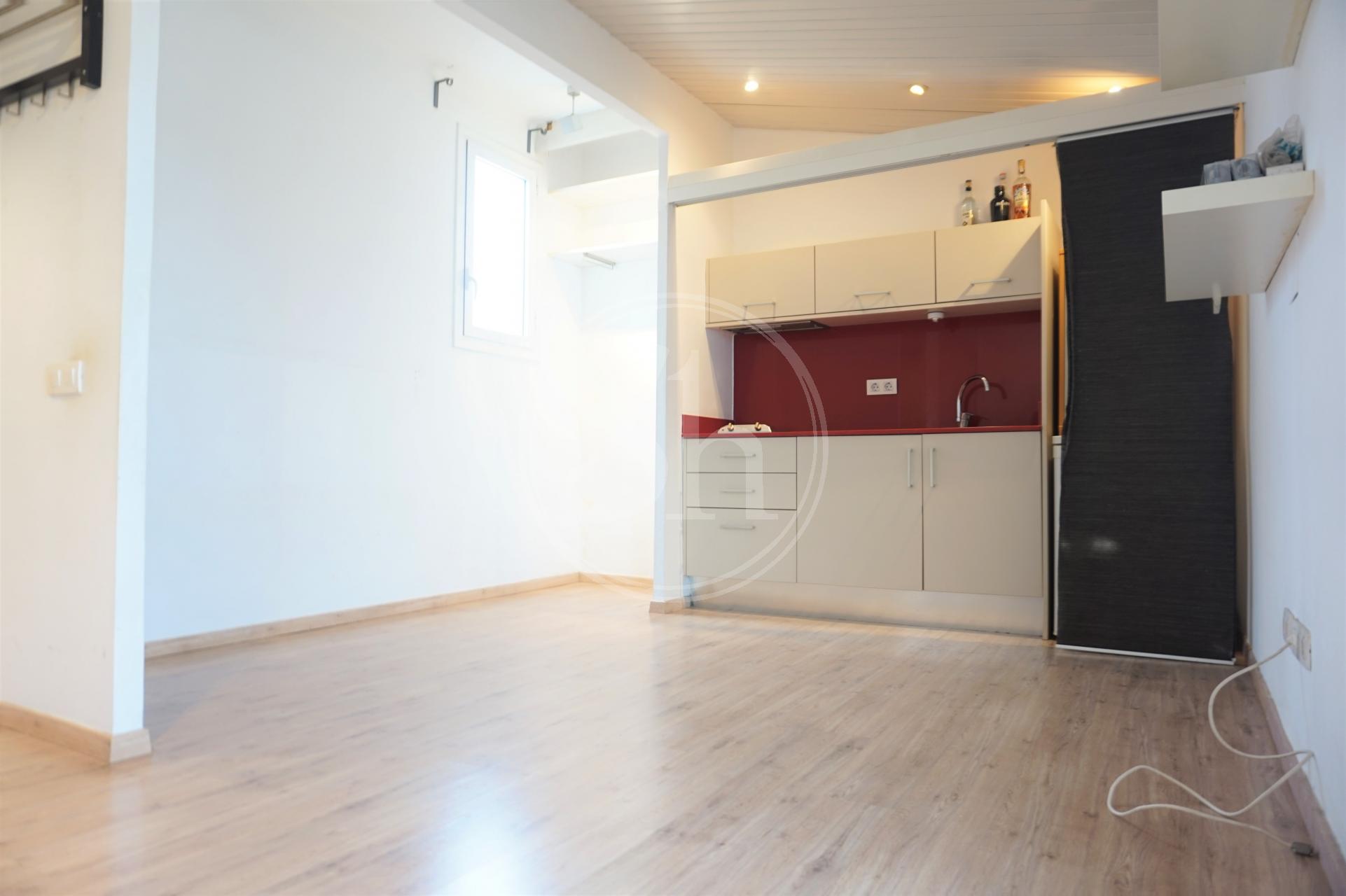 Apartamento para Alugar em Barcelona Girona - Ronda De Sant Pere