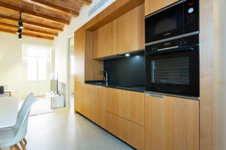 Apartamento en alquiler temporal con habitación doble y balcón en Eixample