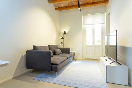Apartamento en alquiler temporal con habitación doble y balcón en Eixample