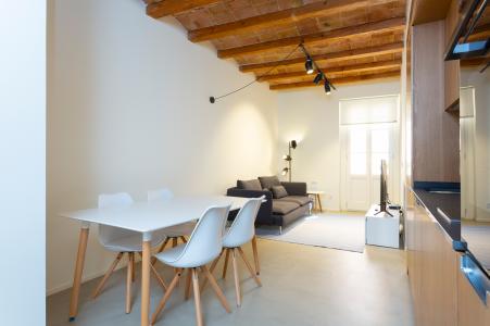 Apartamento en alquiler temporal con habitación doble y balcón en Eixample