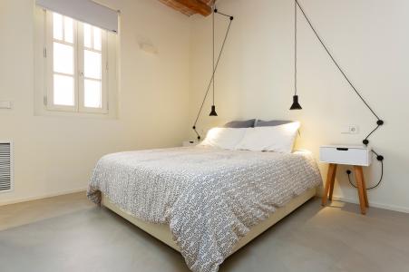 Apartamento en alquiler temporal con habitación doble y balcón en Eixample