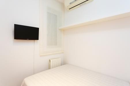 Appartement te huur in Barcelona Corsega - Sicilia