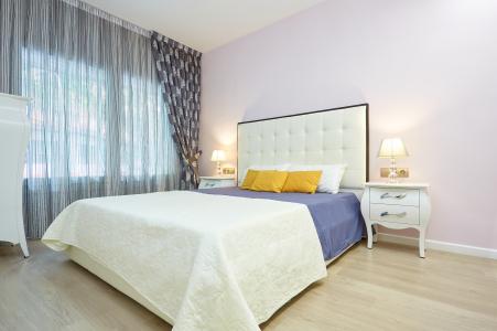 Appartement te huur in Barcelona Corsega - Sicilia