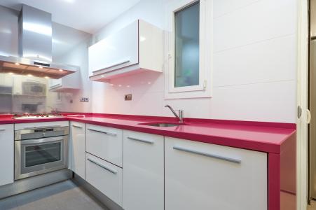 Appartement te huur in Barcelona Corsega - Sicilia