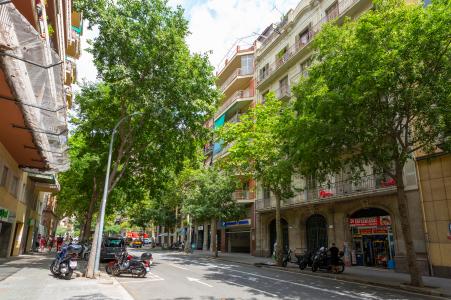 Appartement te huur in Barcelona Casanova - Consell De Cent
