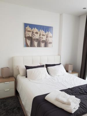Duplex for Rent in Barcelona Casanova - Mallorca