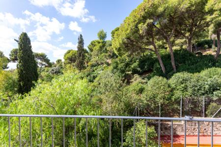 Piso con terraza en pleno Vallcarca