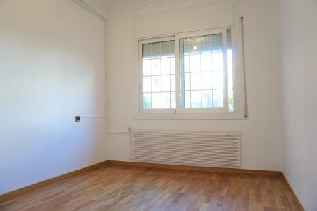 Appartement te huur in Barcelona Còrsega - Sicília