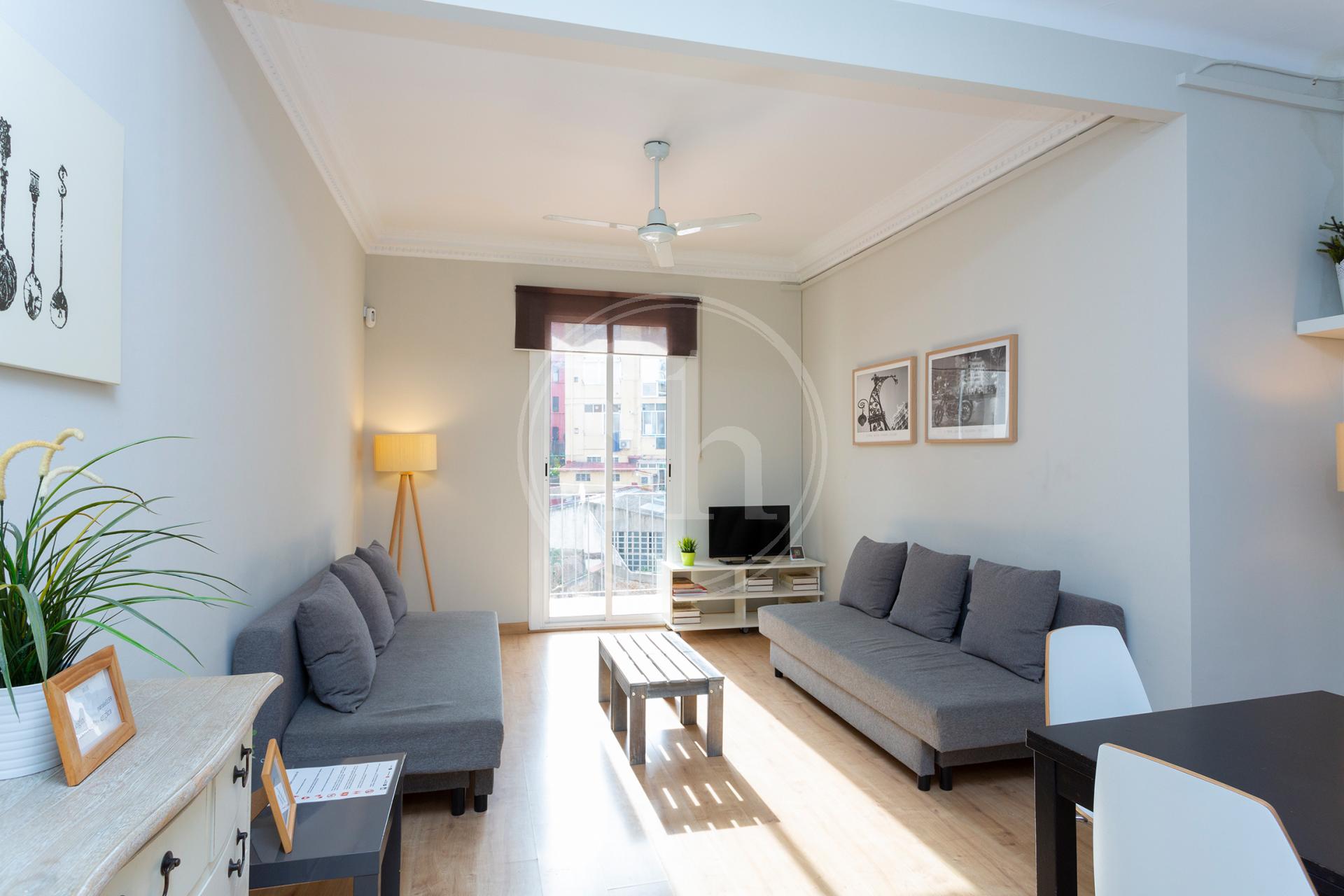 Piso de 3 habitaciones y balcón en Poble Sec - Sant Antoni