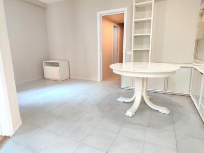 Appartement te huur in Barcelona Tinent Flomesta - Rambla De Badal